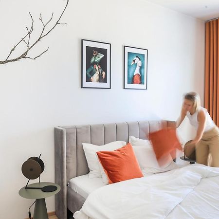 Kadriorg Plaza 2 Bedroom Free Parking Tallinn Exterior photo