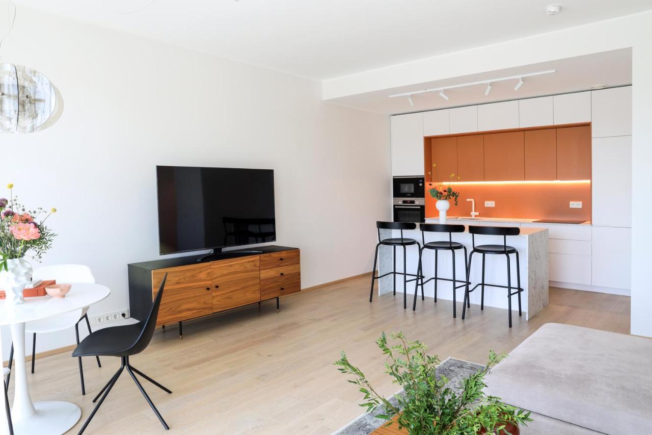 Kadriorg Plaza 2 Bedroom Free Parking Tallinn Exterior photo