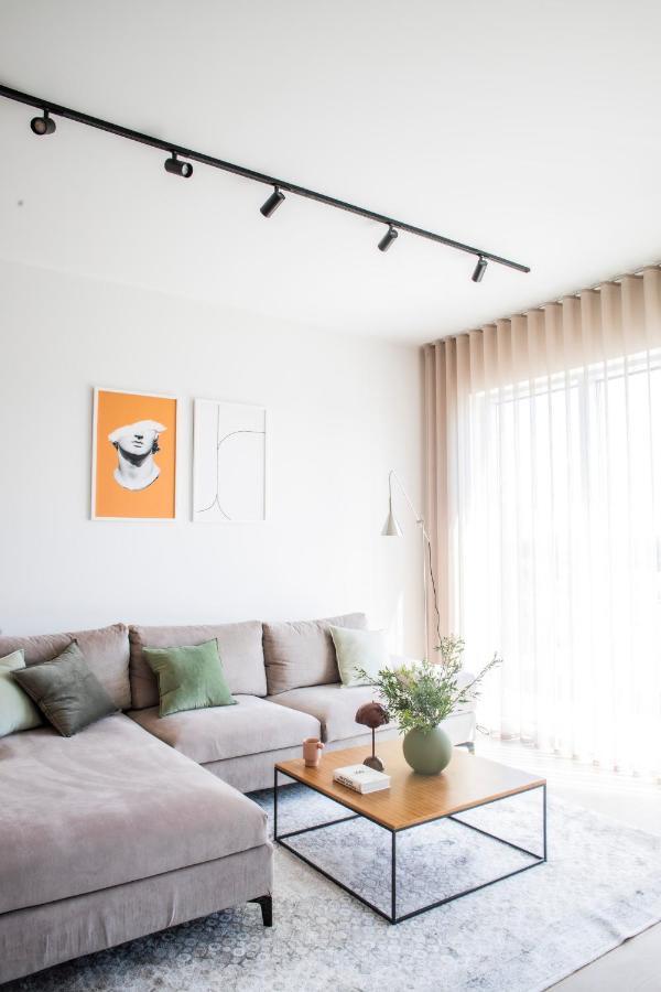 Kadriorg Plaza 2 Bedroom Free Parking Tallinn Exterior photo