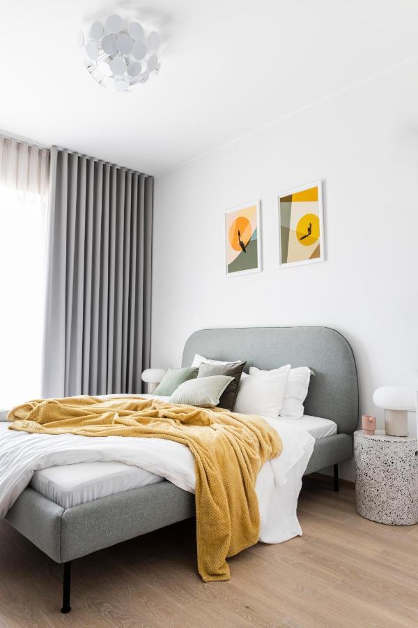 Kadriorg Plaza 2 Bedroom Free Parking Tallinn Exterior photo